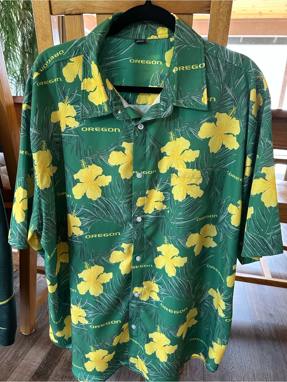 U of O Green & Yellow Hibiscus Short-Sleeve Shirt